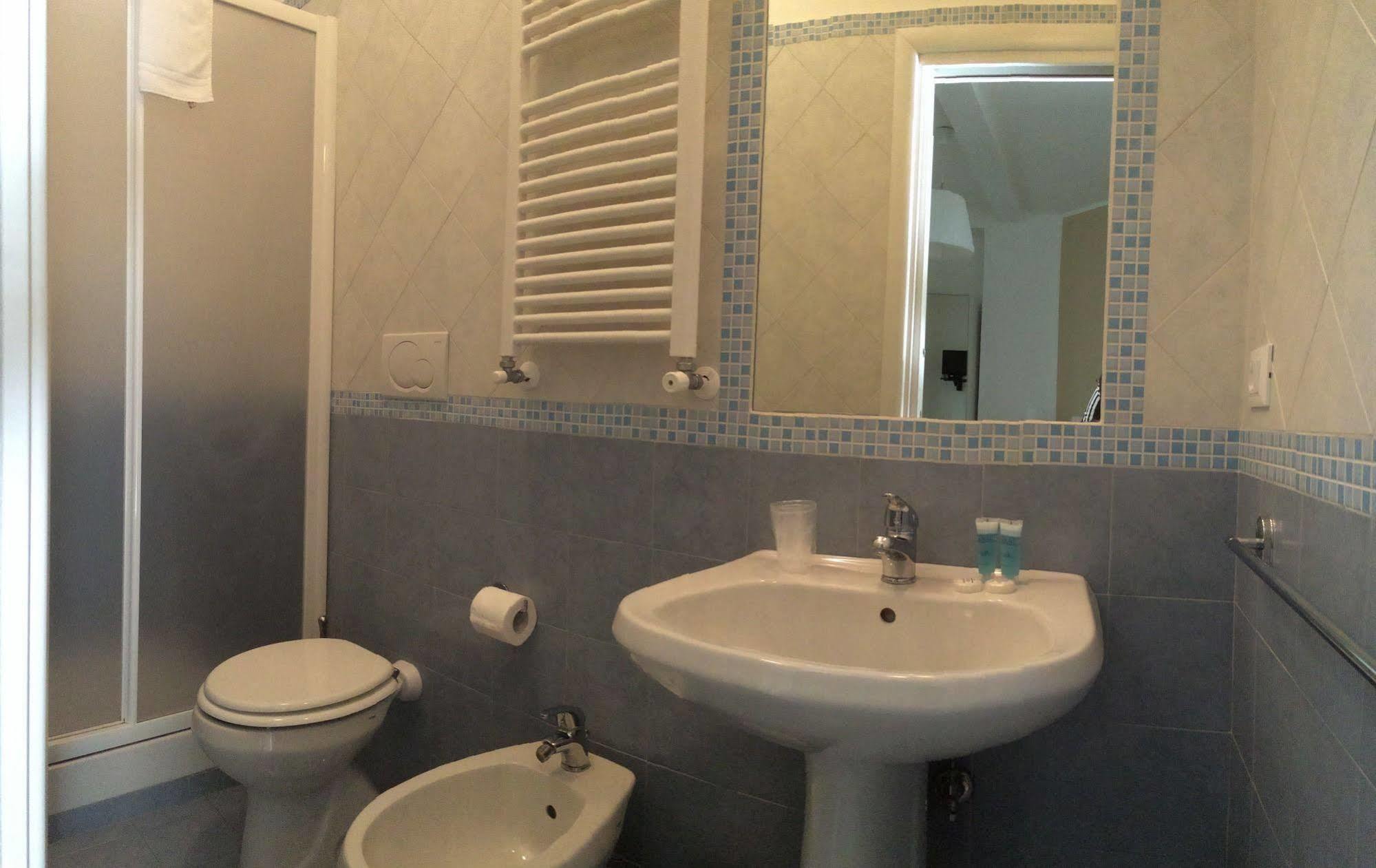 Domus Italiana Hotel โรม ภายนอก รูปภาพ