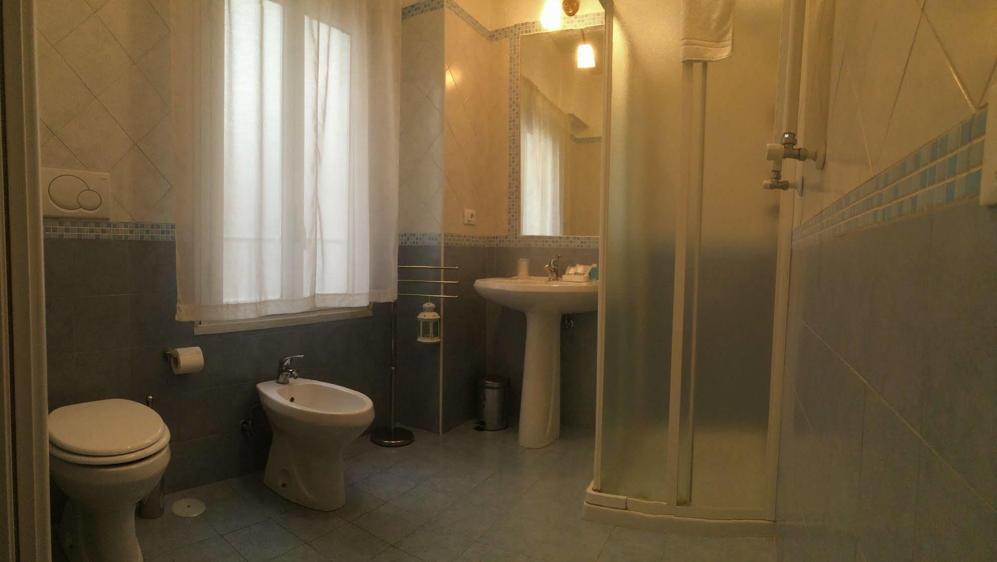 Domus Italiana Hotel โรม ภายนอก รูปภาพ