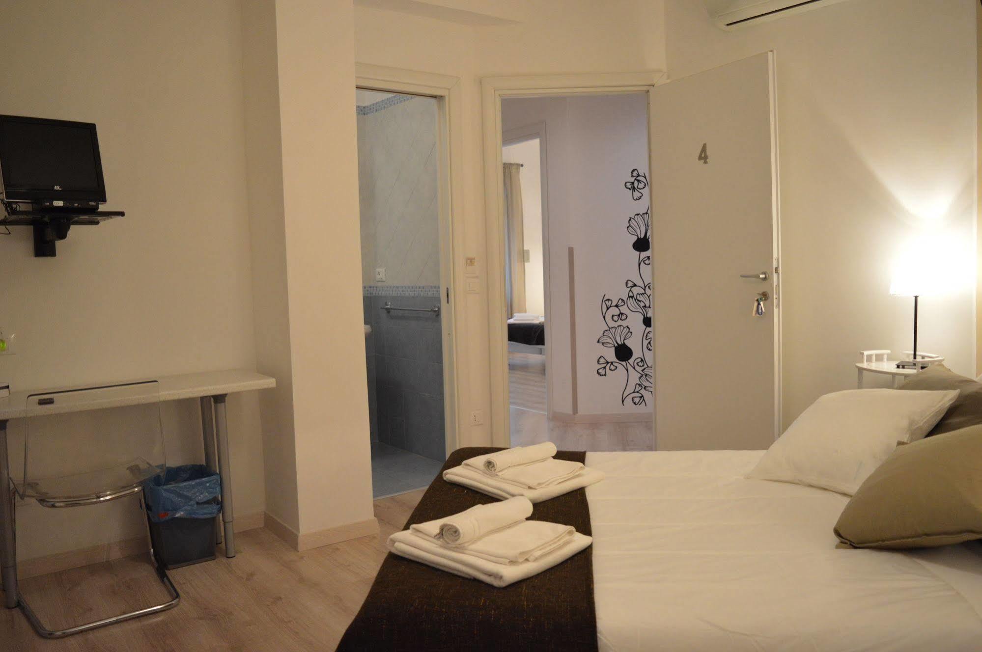 Domus Italiana Hotel โรม ภายนอก รูปภาพ