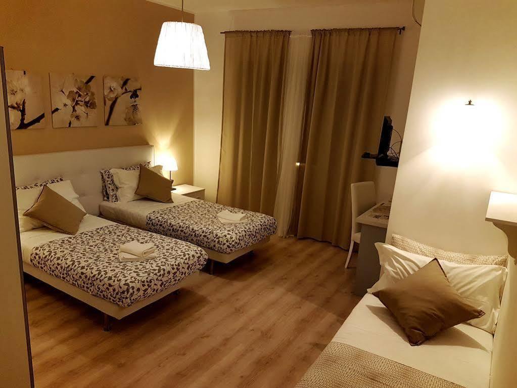 Domus Italiana Hotel โรม ภายนอก รูปภาพ